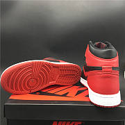 Air Jordan 1 Retro Bred  - 2