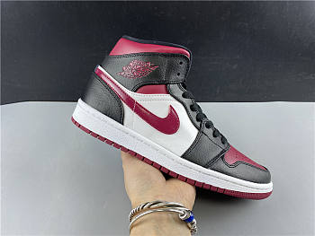 Air Jordan 1 Mid Bred Toe 554724-066