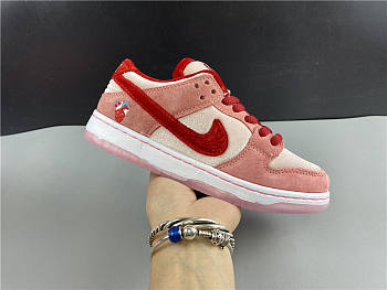 Nike SB Dunk Low StrangeLove Skateboards (Regular Box) CT2552-800