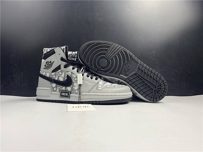 Air Dior Logo Card Holder “Grey” – SneakerPlug