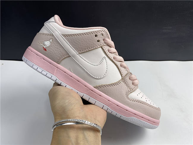 Nike Dunk SB Low Top Elite Pink White BV1310-012 - 1