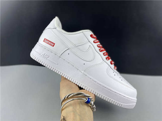 The Supreme x Nike Air Force 1 Low “Box Logo White” CU9225-100 - 1