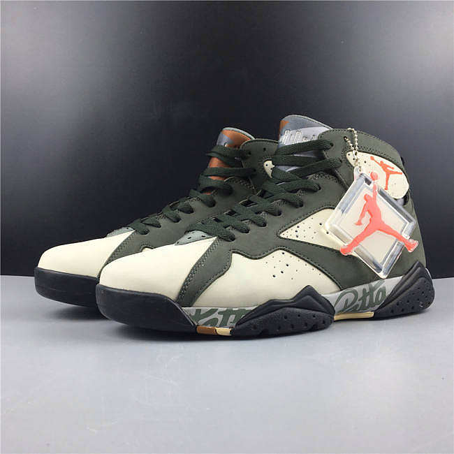 Air Jordan 7 OG SP army green AT3375-100 - 1