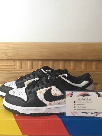 Supreme x Nike SB Dunk Low Stars Black DH3228-102