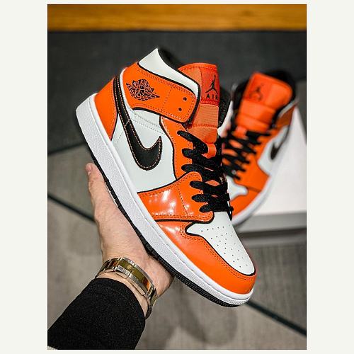 Air Jordan 1 Mid “Turf Orange” DD6834-802 - 1