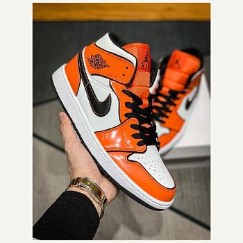 Air Jordan 1 Mid “Turf Orange” DD6834-802