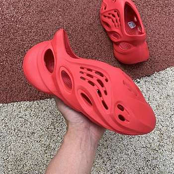 Adidas Yeezy Foam RNNR Vermillion 