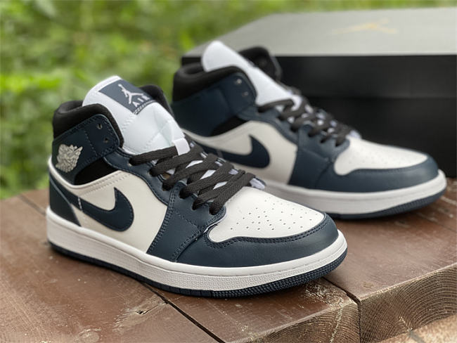 Air Jordan 1 Mid Armory Navy 554724-411 - 1