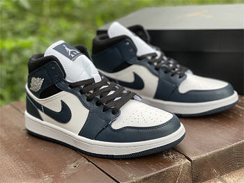 Air Jordan 1 Mid Armory Navy 554724-411