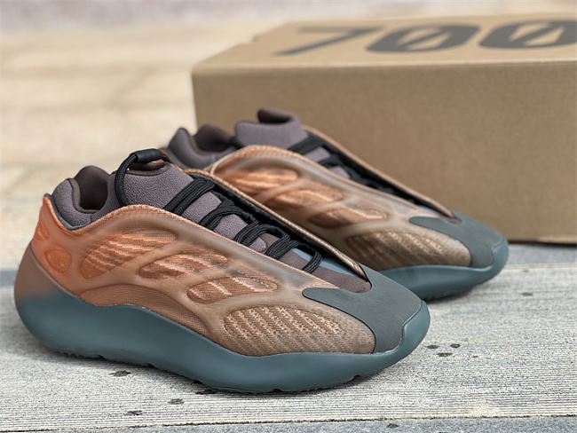 Adidas Yeezy 700 V3 Copper Fade GY4109 - 1