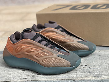 Adidas Yeezy 700 V3 Copper Fade GY4109