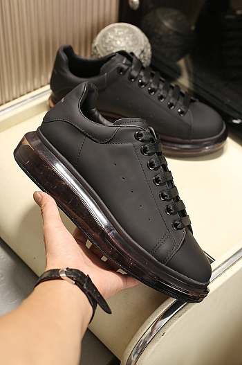 Alexander McQueen Oversized All Black Sole