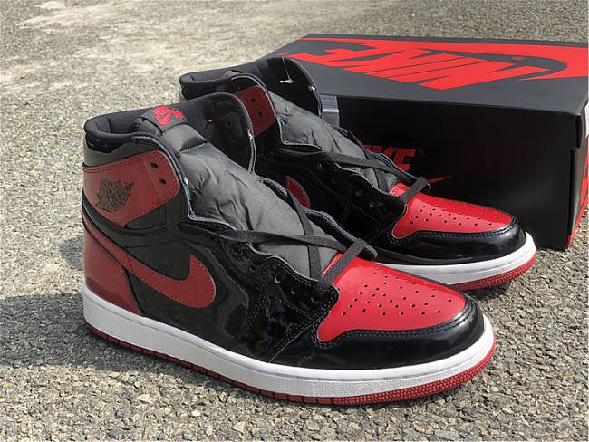 Air Jordan 1 Retro High OG Bred Patent 555088-063 - 1