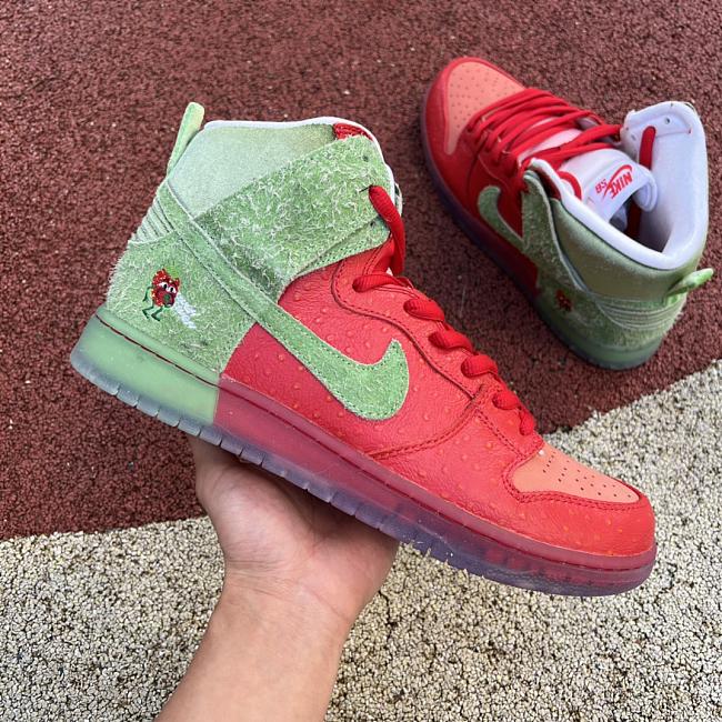 Nike SB Dunk High Strawberry Cough CW7093-600 - 1