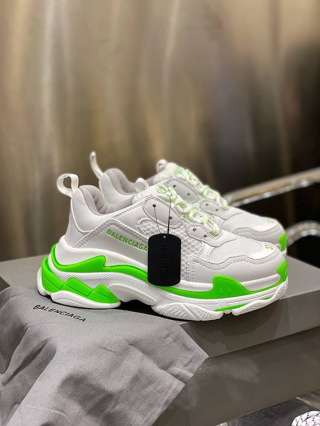 Balenciaga Triple S Fluo Green White 536737W2CA33890 - 1