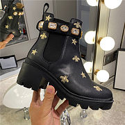 X4BAL Gucci Star And Bee Embroidered Boots - 1