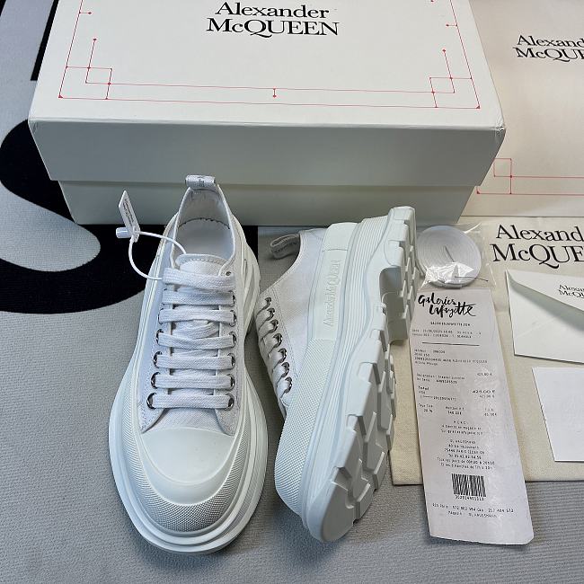 Alexander McQueen Tread Slick Low Lace Up White White 627225WHZ629071 - 1