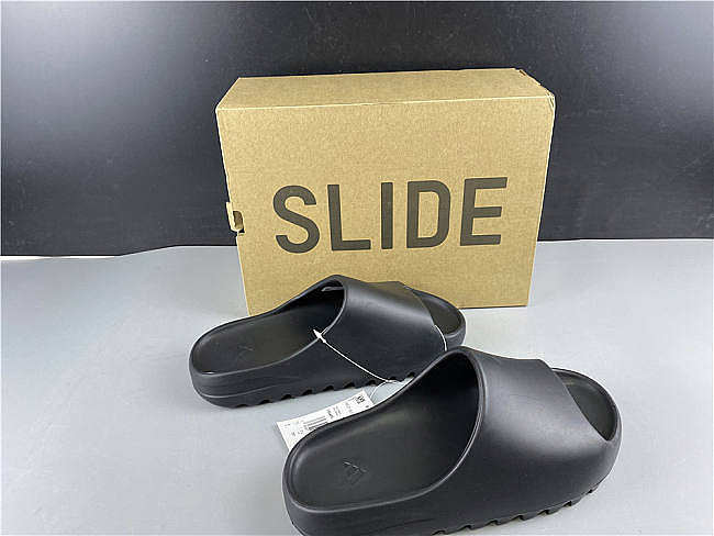 Yeezy Slide Black - 1