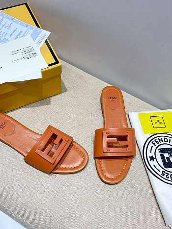 Fendi Brown leather slides 8R8136AE7TF1C4R