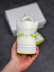 Air Jordan 1 Mid SE Voltage Yellow (W) DB2822-107 - 4