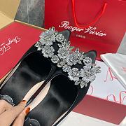 RV Bouquet Strass Buckle Pumps in Satin RVW53028020RS0B999 - 2