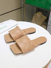 Bottega Veneta Women's Natural The Lido Intrecciato Leather Sandal - 3