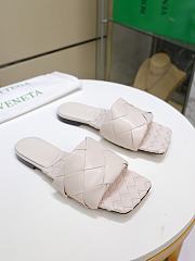 Bottega Veneta Women's White The Lido Intrecciato Leather Sandal - 5