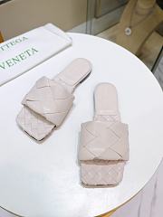 Bottega Veneta Women's White The Lido Intrecciato Leather Sandal - 2