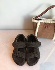 Fendi Feel Green sheepskin sandals 8X8229AGETF1FHO - 3