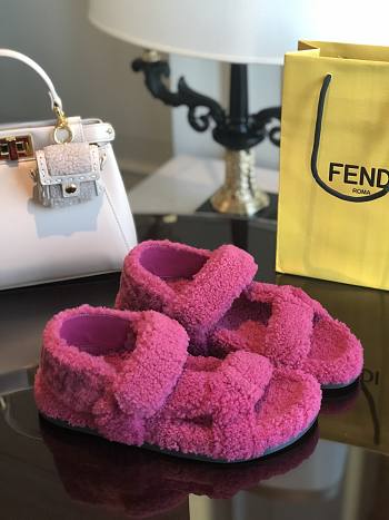 Fendi Feel Purple sheepskin sandals 8X8229AGETF1FZF