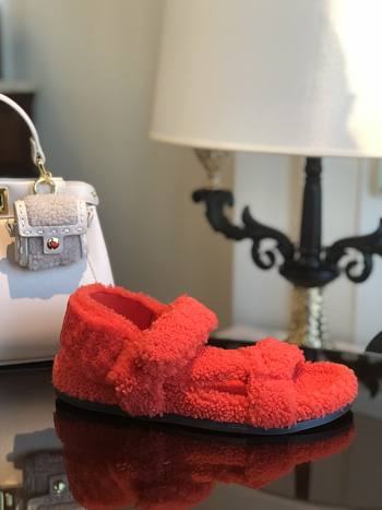 Fendi Feel Red sheepskin sandals 8X8229AGETF1FZG