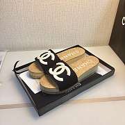 Chanel Slides 0002 - 4