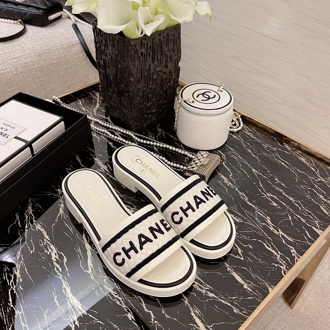 Chanel Slides 0021 - 1