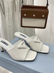 Brushed leather heeled white slides 1XX590_055_F0009_F_065 - 6