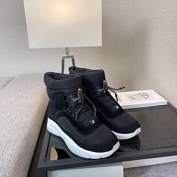 Chanel Sneaker 0050