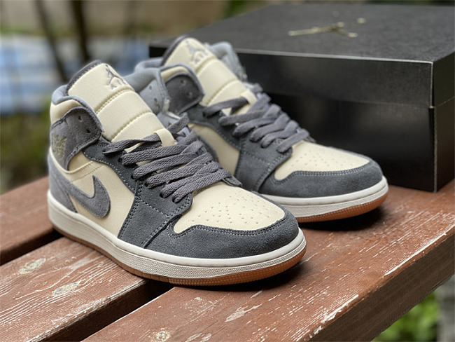 Air Jordan 1 Mid SE Coconut Milk Particle Grey DN4281-100 - 1