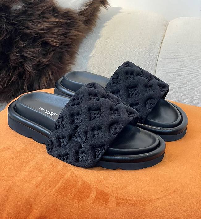 Louis Vuitton Pool Pillow Black Comfort Mules - 1