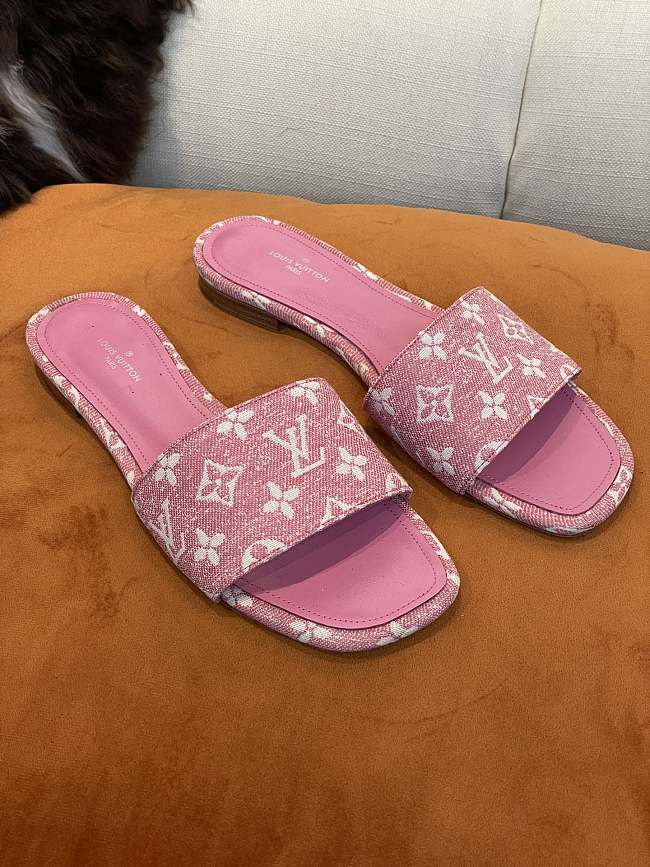 Louis Vuitton Slides in Pink - 1