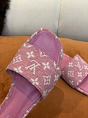 Louis Vuitton Slides in Pink - 6