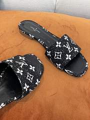 Louis Vuitton Slides in Black - 6