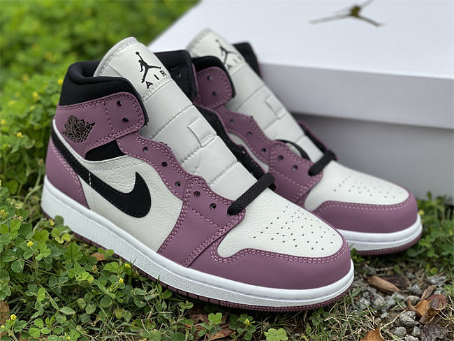 Air Jordan 1 Mid SE Light Mulberry (W) DC7267-500 - 1