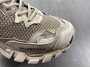 Balenciaga Track.3 Sneaker in beige  - 6