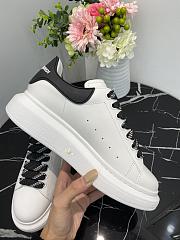 Alexander McQueen Oversized Sneaker White Black 625156WHXMT9034 - 1