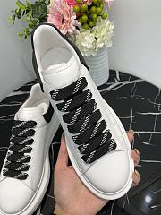 Alexander McQueen Oversized Sneaker White Black 625156WHXMT9034 - 4