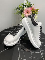 Alexander McQueen Oversized Sneaker White Black 625156WHXMT9034 - 2