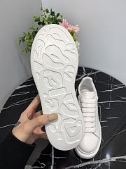 Alexander McQueen Oversized White Metallic 553770WHFBU9042 - 6