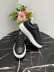 Alexander McQueen Oversized Black White Sole 553680WHGP51000 - 3