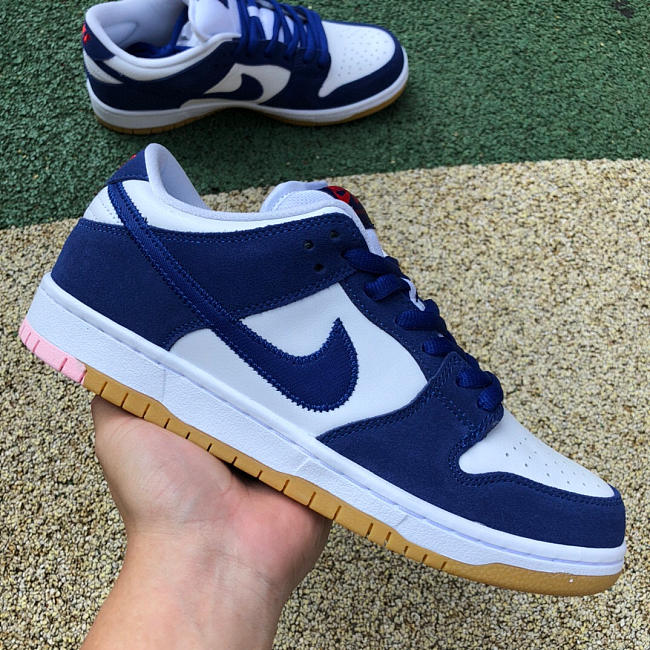 Nike SB Dunk Low Los Angeles Dodgers DO9395-400 - 1