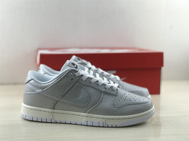 Nike Dunk Low Metallic Silver DX3197-095 - 1