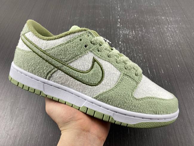 Nike Dunk Low SE Fleece Pack Honeydew (W) DQ7579-300 - 1